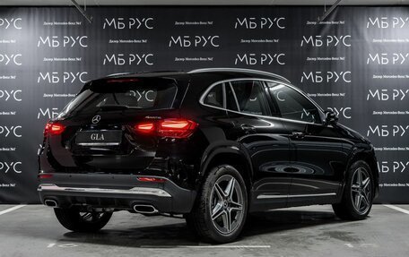 Mercedes-Benz GLA, 2024 год, 6 200 000 рублей, 3 фотография