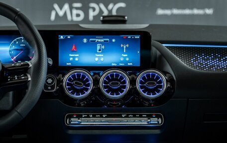 Mercedes-Benz GLA, 2024 год, 6 200 000 рублей, 14 фотография