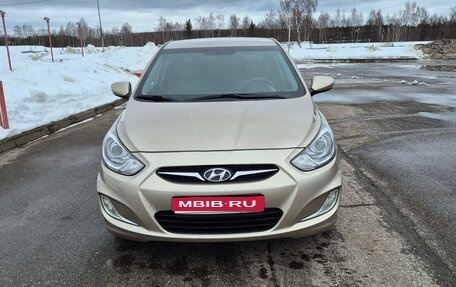 Hyundai Solaris II рестайлинг, 2011 год, 750 000 рублей, 1 фотография