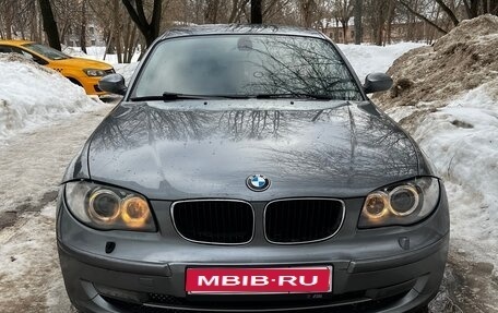 BMW 1 серия, 2009 год, 850 000 рублей, 1 фотография