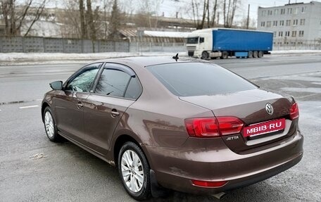 Volkswagen Jetta VI, 2014 год, 890 000 рублей, 4 фотография
