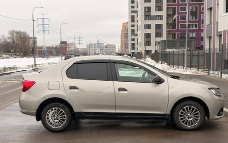 Renault Logan II, 2017 год, 650 000 рублей, 4 фотография