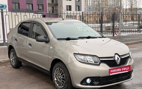 Renault Logan II, 2017 год, 650 000 рублей, 3 фотография