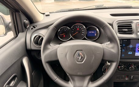 Renault Logan II, 2017 год, 650 000 рублей, 10 фотография