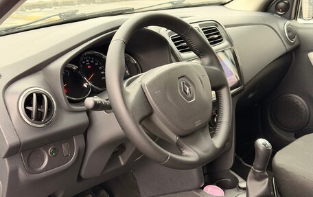 Renault Logan II, 2017 год, 650 000 рублей, 13 фотография