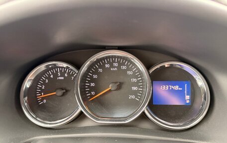 Renault Logan II, 2017 год, 650 000 рублей, 15 фотография