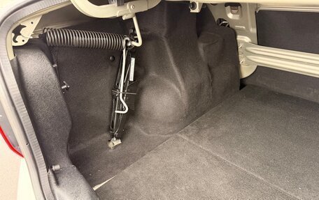 Renault Logan II, 2017 год, 650 000 рублей, 17 фотография