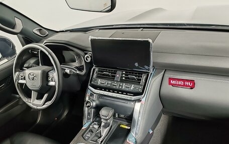 Toyota Land Cruiser, 2023 год, 15 350 000 рублей, 12 фотография