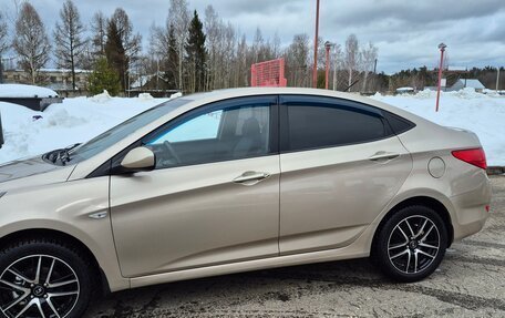 Hyundai Solaris II рестайлинг, 2011 год, 750 000 рублей, 3 фотография