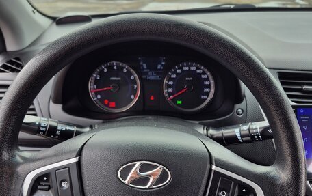 Hyundai Solaris II рестайлинг, 2011 год, 750 000 рублей, 12 фотография