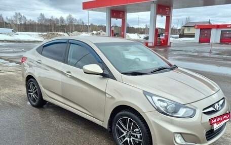 Hyundai Solaris II рестайлинг, 2011 год, 750 000 рублей, 7 фотография