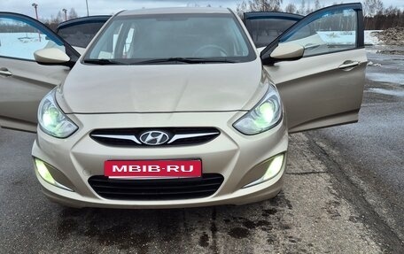 Hyundai Solaris II рестайлинг, 2011 год, 750 000 рублей, 15 фотография