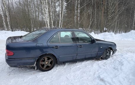 Mercedes-Benz E-Класс, 1996 год, 230 000 рублей, 5 фотография
