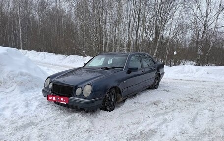Mercedes-Benz E-Класс, 1996 год, 230 000 рублей, 3 фотография