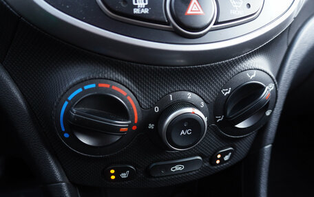 Hyundai Solaris II рестайлинг, 2015 год, 1 028 000 рублей, 15 фотография