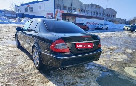 Mercedes-Benz E-Класс, 2008 год, 900 000 рублей, 8 фотография