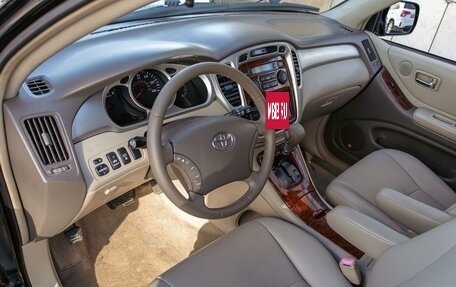 Toyota Highlander III, 2005 год, 1 155 000 рублей, 13 фотография