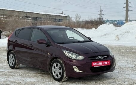 Hyundai Solaris II рестайлинг, 2011 год, 545 000 рублей, 2 фотография