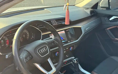 Audi Q3, 2022 год, 1 999 999 рублей, 10 фотография