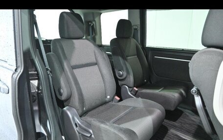 Honda Stepwgn IV, 2021 год, 1 610 000 рублей, 6 фотография