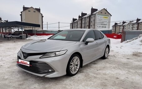 Toyota Camry, 2018 год, 2 550 000 рублей, 3 фотография