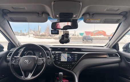 Toyota Camry, 2018 год, 2 550 000 рублей, 14 фотография