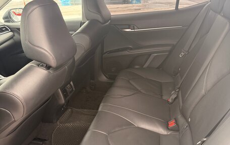 Toyota Camry, 2018 год, 2 550 000 рублей, 16 фотография