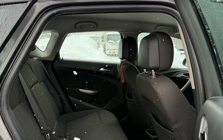 Opel Astra J, 2011 год, 670 000 рублей, 13 фотография