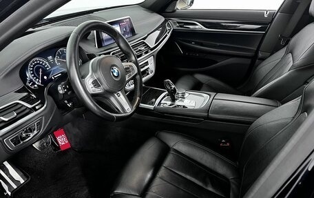 BMW 7 серия, 2019 год, 4 300 000 рублей, 9 фотография