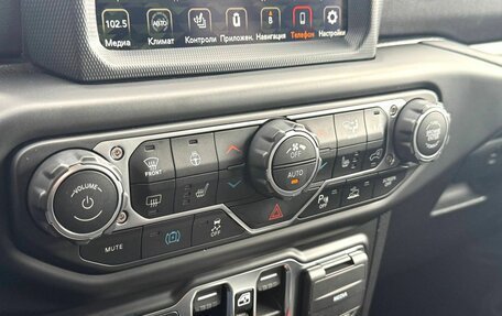 Jeep Wrangler, 2021 год, 5 250 000 рублей, 26 фотография