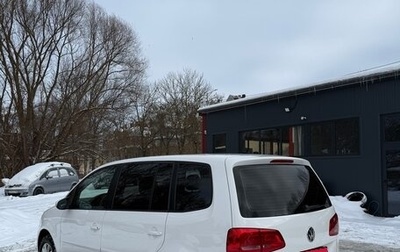 Volkswagen Touran III, 2010 год, 970 000 рублей, 1 фотография