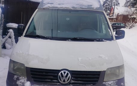 Volkswagen Transporter T5 рестайлинг, 2005 год, 750 000 рублей, 1 фотография