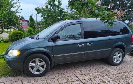 Chrysler Town & Country IV, 2004 год, 870 000 рублей, 1 фотография