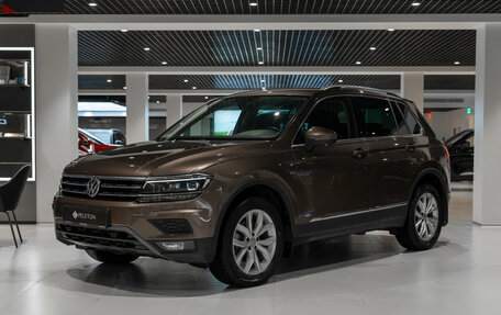 Volkswagen Tiguan II, 2018 год, 2 475 000 рублей, 1 фотография