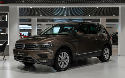 Volkswagen Tiguan II, 2018 год, 2 475 000 рублей, 1 фотография