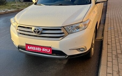 Toyota Highlander III, 2013 год, 1 900 000 рублей, 1 фотография