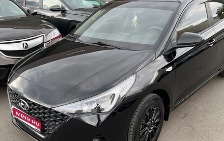 Hyundai Solaris II рестайлинг, 2021 год, 1 750 000 рублей, 1 фотография