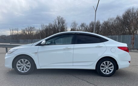 Hyundai Solaris II рестайлинг, 2013 год, 1 100 000 рублей, 3 фотография