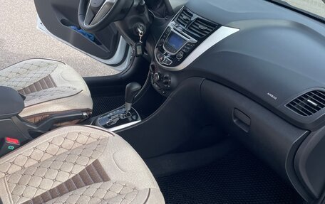 Hyundai Solaris II рестайлинг, 2013 год, 1 100 000 рублей, 12 фотография