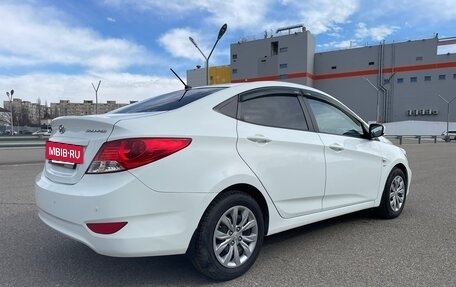 Hyundai Solaris II рестайлинг, 2013 год, 1 100 000 рублей, 8 фотография