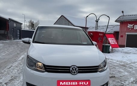 Volkswagen Touran III, 2010 год, 970 000 рублей, 3 фотография