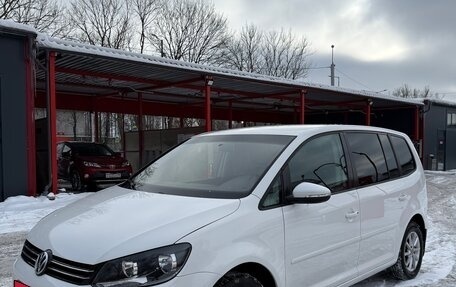 Volkswagen Touran III, 2010 год, 970 000 рублей, 4 фотография