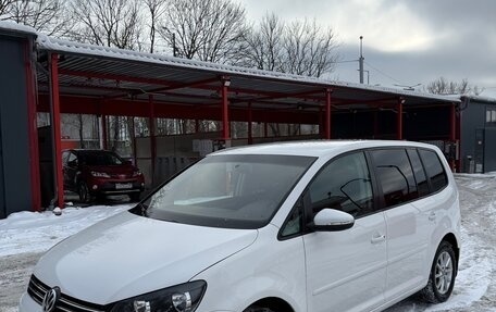 Volkswagen Touran III, 2010 год, 970 000 рублей, 5 фотография