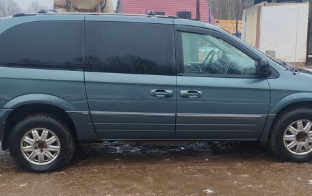 Chrysler Town & Country IV, 2004 год, 870 000 рублей, 4 фотография