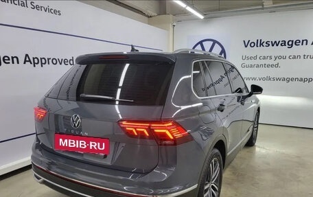 Volkswagen Tiguan II, 2022 год, 2 990 000 рублей, 3 фотография