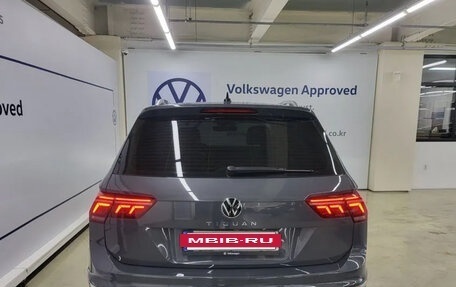 Volkswagen Tiguan II, 2022 год, 2 990 000 рублей, 4 фотография