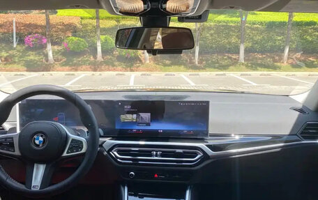 BMW 3 серия, 2022 год, 2 990 000 рублей, 10 фотография