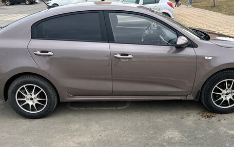 KIA Rio IV, 2020 год, 1 550 000 рублей, 2 фотография