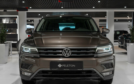 Volkswagen Tiguan II, 2018 год, 2 475 000 рублей, 3 фотография