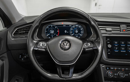 Volkswagen Tiguan II, 2018 год, 2 475 000 рублей, 10 фотография